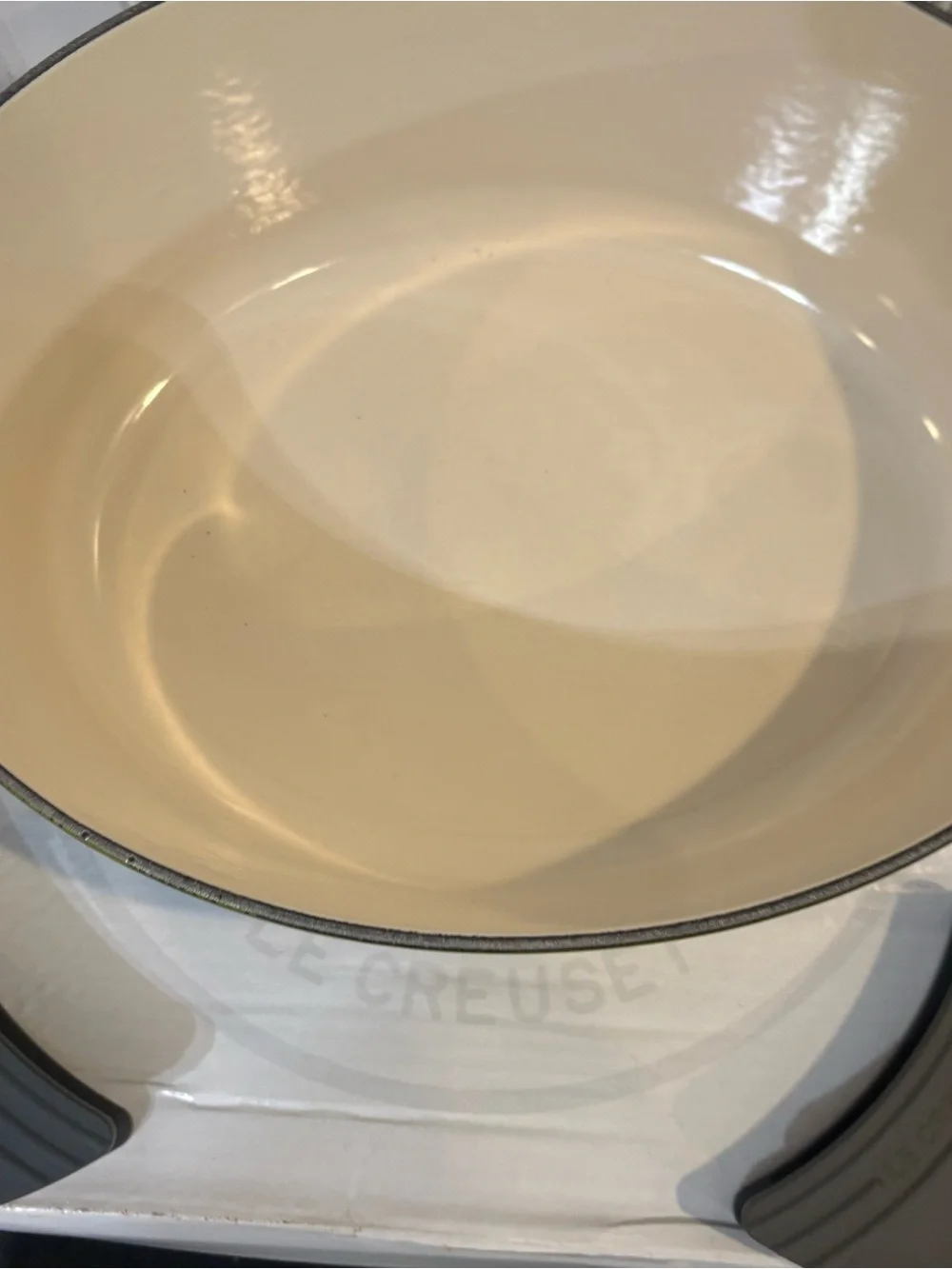 Le Creuset Signature Enameled Cast Iron Oval Dutch Oven 7.5 qt. Olive